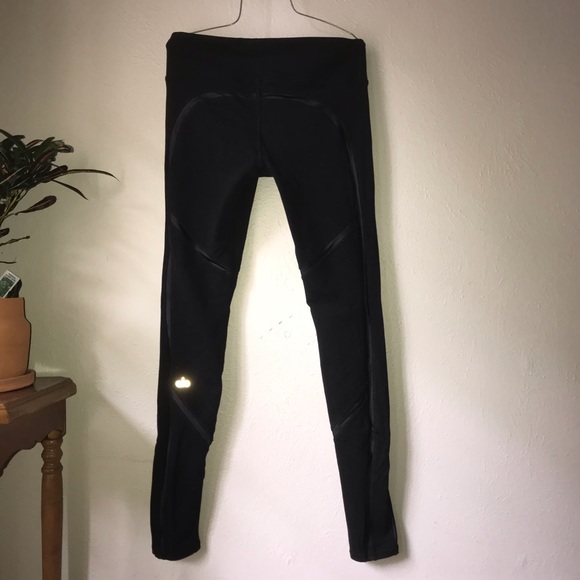 SOLD // Alo Yoga Black Leggings - Picture 6 of 11
